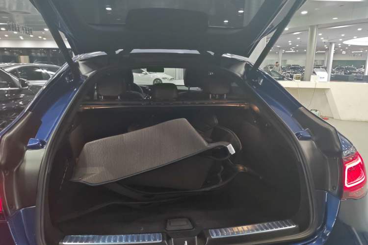 Used Mercedes-Benz GLC Coupe 2021 GLC 260 4MATIC Coupe SUV
