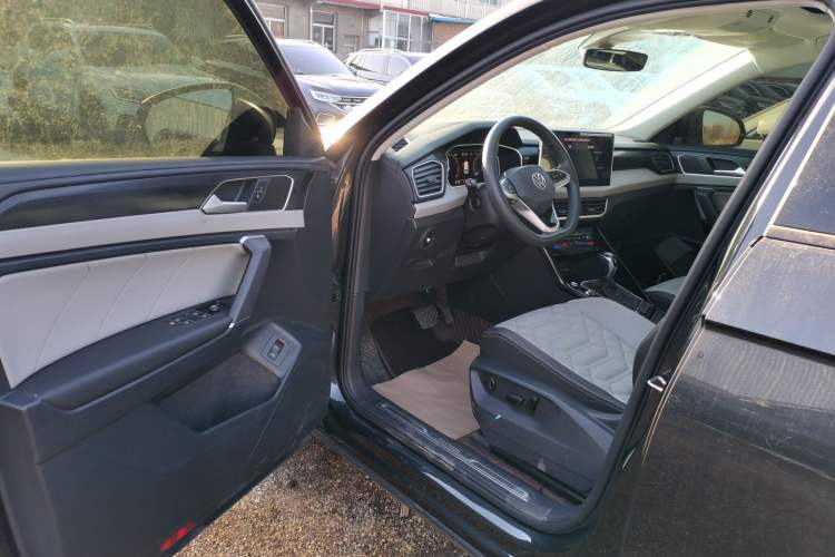 Used Volkswagen Tayron 2023 280TSI Two-Wheel-Drive Luxury Plus Advanced Version
