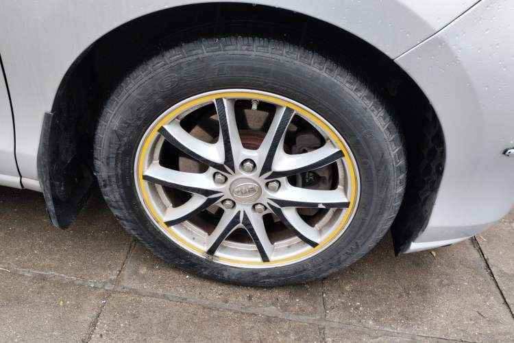 Used BYD M6 2015 2.4L Automatic Luxury Model
