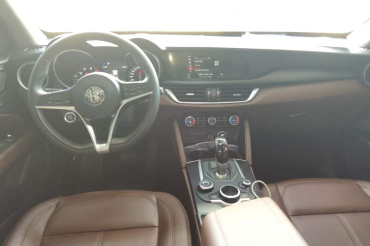 Used Alfa Romeo Stelvio 2017 2.0T 200HP Luxury Edition