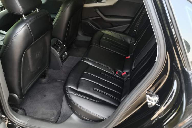 Used Audi A4L 2019 40 TFSI Ambition China VI
