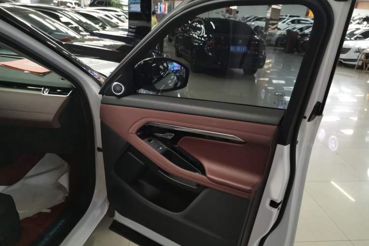 Used Land Rover Range Rover Evoque 2022 Aurora L 249 PS R-Dynamic Luxury Edition
