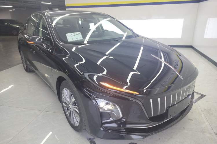 Used Hongqi E-QM5 2022 431 km Charge & Enjoy Edition
