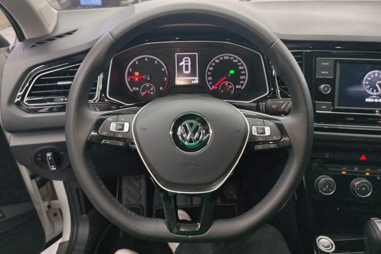 Used Volkswagen T-ROC 2018 280TSI DSG Two-Wheel-Drive Comfort Version China V Standard
