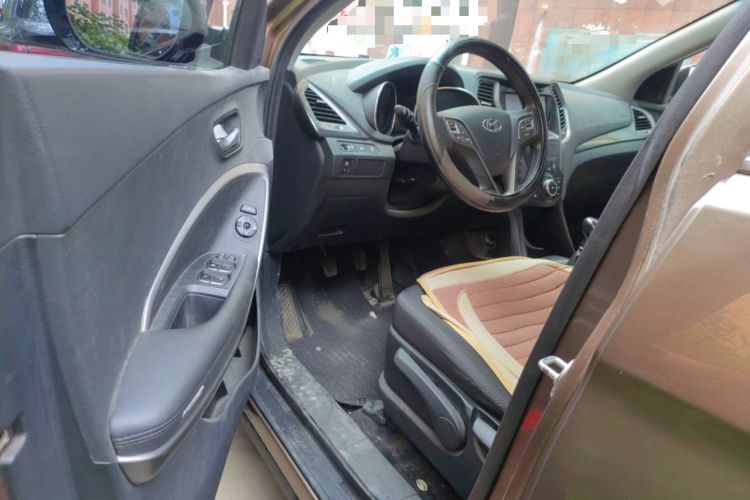 Used Hyundai Santa Fe 2013 2.4L Manual Two-Wheel Drive Comfort Version
