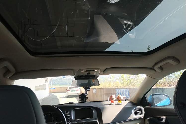 Used Volvo V40 2014 2.0T Zhiya Edition