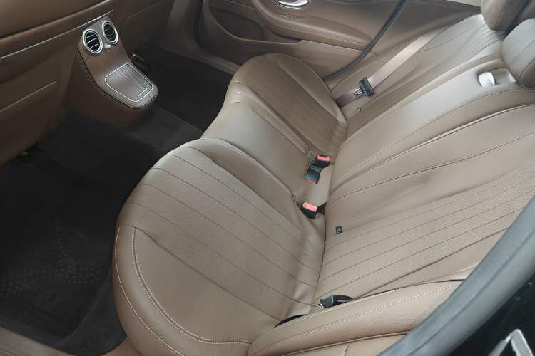 Used Mercedes-Benz E-Class 2022 Second Facelift E 260 L
