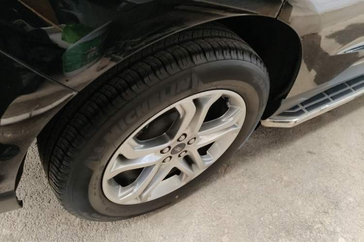 Used Ford Edge 2018 EcoBoost 245 Two-Wheel-Drive Titanium 7-Seater China VI Standard