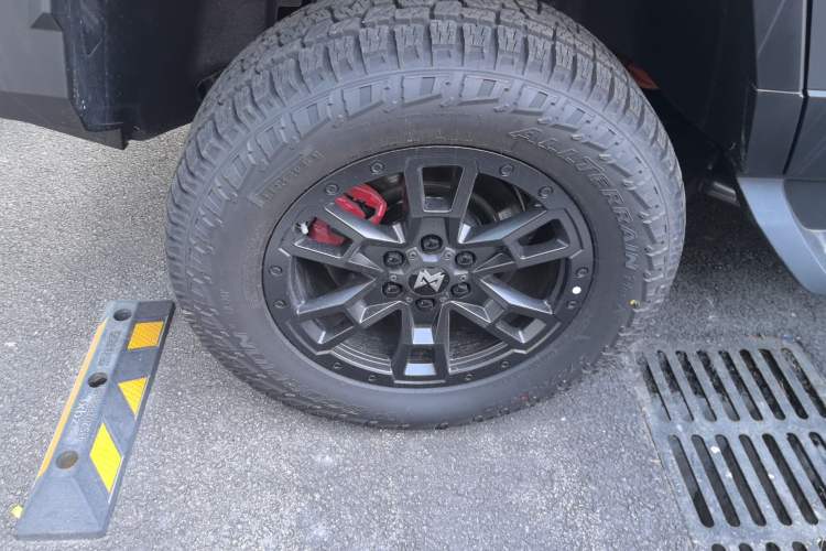 Used  917 2023 Range-Extended Founder Edition
