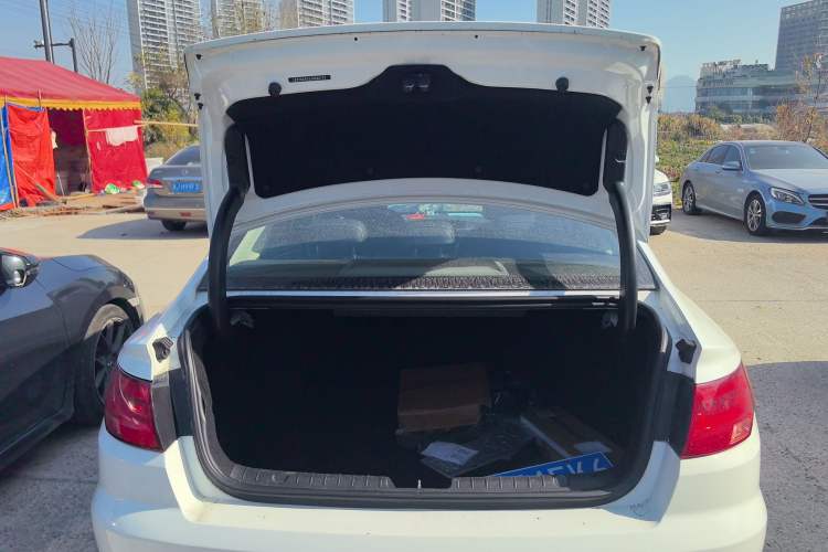 Used Geely Auto Emgrand GL 2018 1.4T Manual Elite Smart Connectivity Version