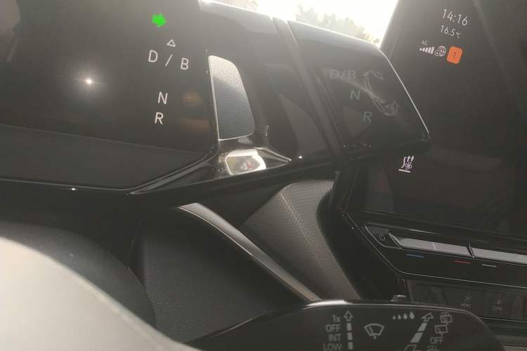 Used Volkswagen ID.4 CROZZ 2021 Long-Range Lite PRO Two-Wheel Drive Version
