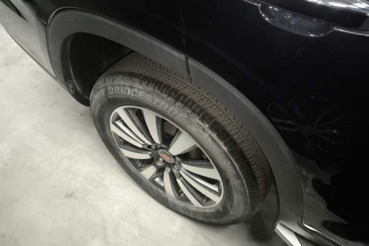 Used Roewe RX8 2019 30T Smart Connectivity Two-Wheel Drive Supreme Flagship Edition
