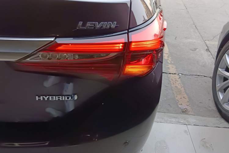 Used Toyota Levin 2016 Dual-Engine 1.8H GS-L E-CVT Leading Edition
