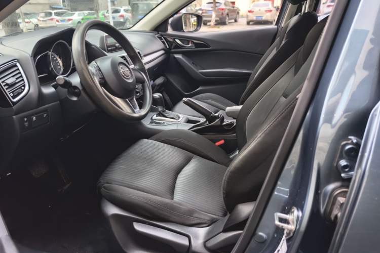 Used Mazda Mazda 3 Axela 2016 Sedan 1.5L Automatic Comfort Model