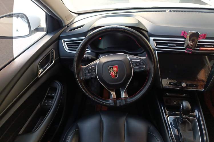 Used Roewe i5 2020 1.5L Automatic 4G Connect Luxury Flagship Edition
