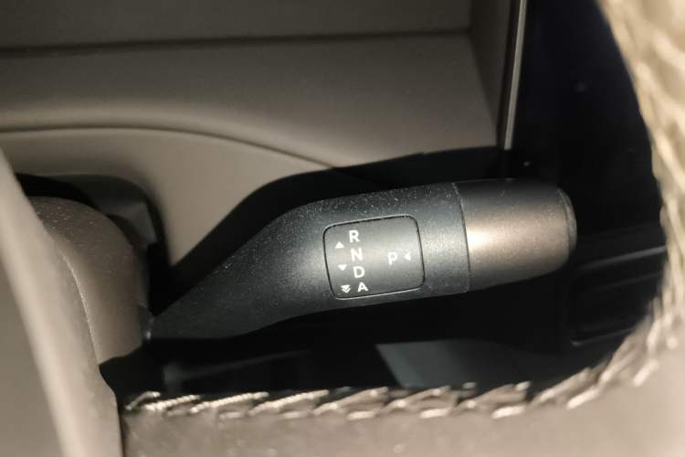 Used Li Auto MEGA 2024 Ultra Model
