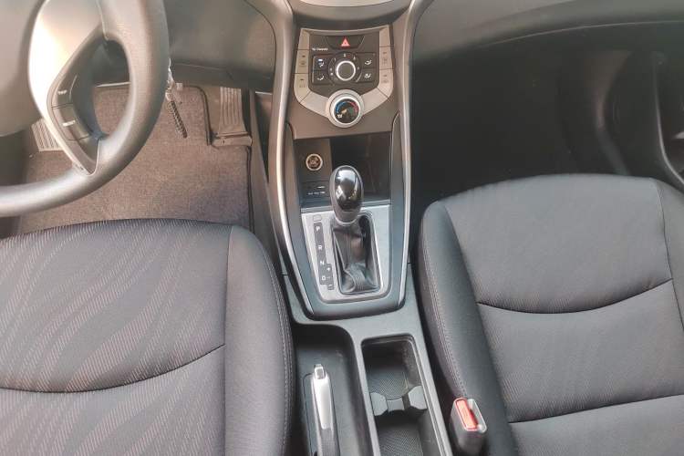 Used Hyundai Elantra 2016 1.6L Automatic Smart Version