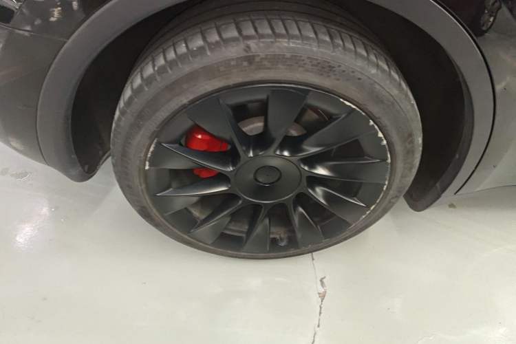 Used Tesla Model Y 2021 Long-Range All-Wheel-Drive Version 3D7
