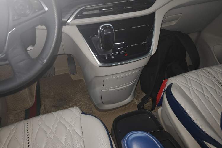 Used Buick GL8 2021 ES Landtrek 653T Comfort Edition