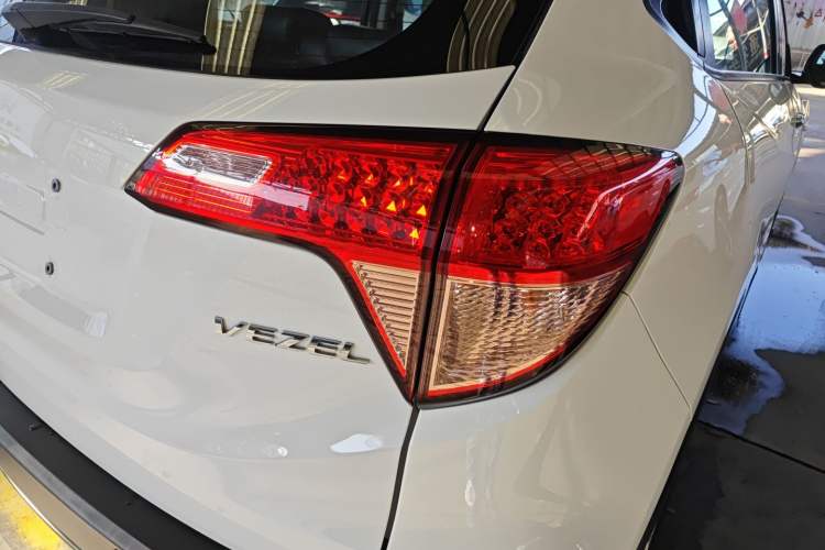 Used Honda Vezel 2015 1.5L CVT two-wheel drive Comfort trim
