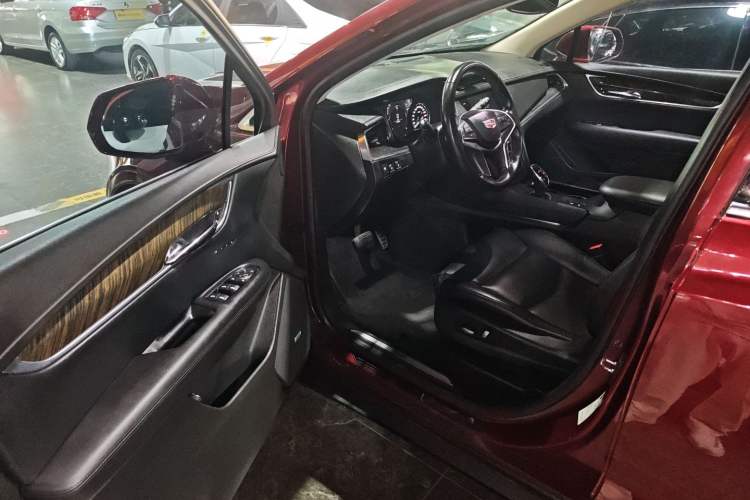 Used Cadillac XT5 2018 25T Luxury Model
