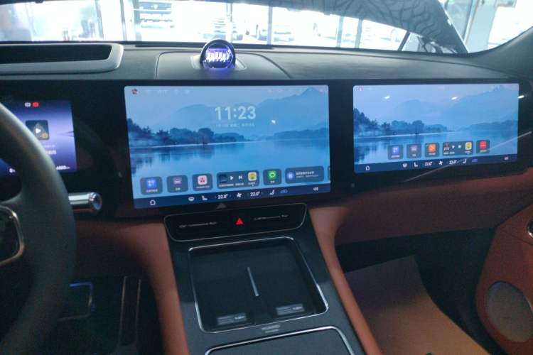 Used Hima AITO M8 2025 Extended-Range Max+ Version 53.4 kWh 6-Seater Edition
