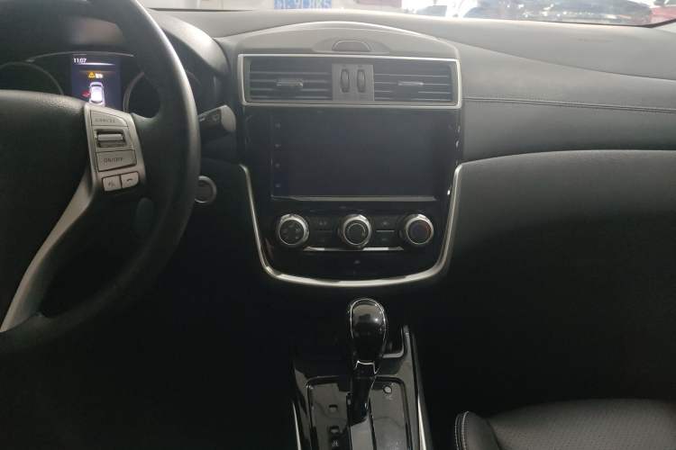 Used Nissan Tiida 2023 1.6L CVT Smart Drive Version
