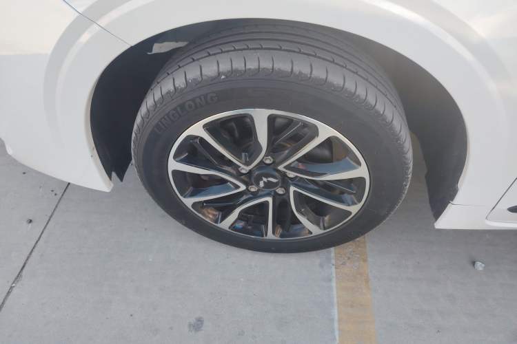 Used Wuling Jiachen 2022 1.5L Manual Enjoyment Elite Model
