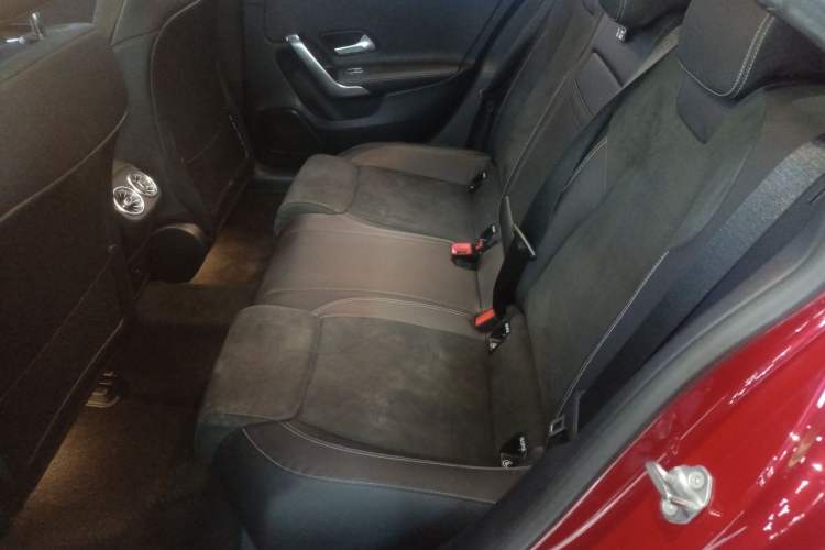 Used Mercedes-Benz A-Class 2021 A 200 L Sport Sedan Fashion Model
