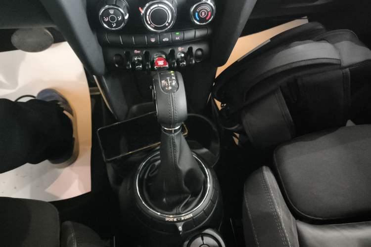 Used  MINI 2016 1.5T COOPER
