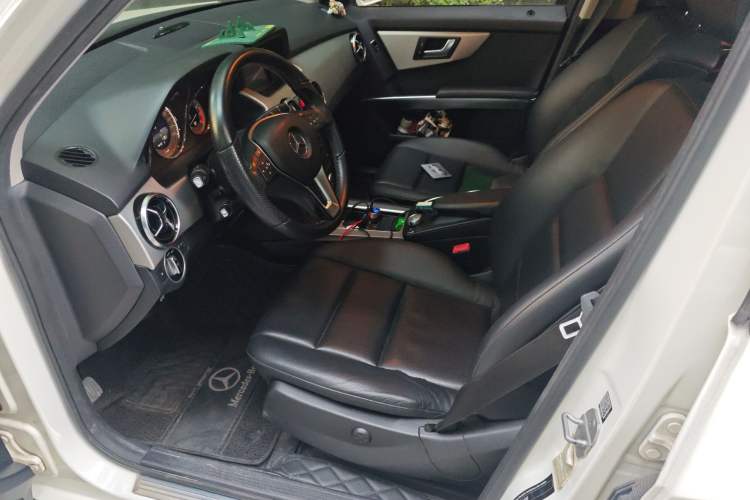 Used Mercedes-Benz GLK-Class 2013 GLK 300 4MATIC Dynamic Sunroof Model
