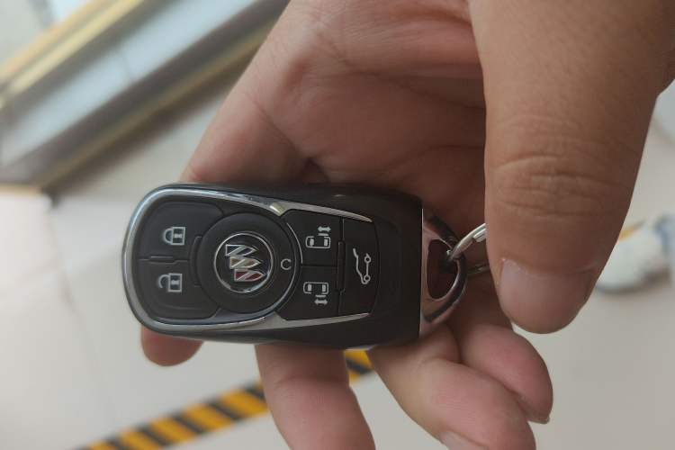 Used Buick GL8 2021 ES Landtrek 653T Luxury Model
