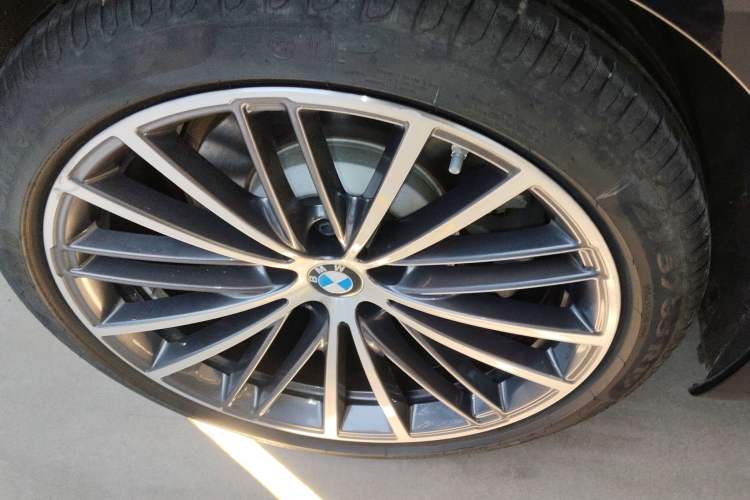 Used BMW 5 Series 2023 530Li Leading Model M Sport Package
