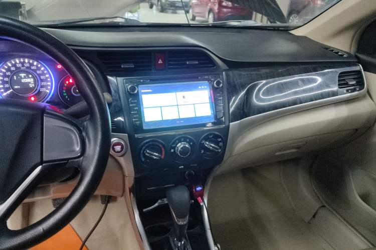 Used Honda Crider 2013 1.8L automatic luxury edition