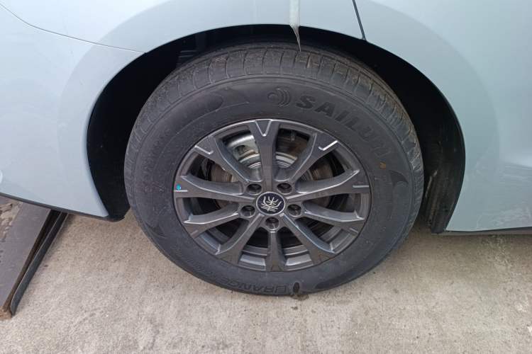 Used BYD Qin L 2025 DM-i Smart Drive 80KM Leading Model
