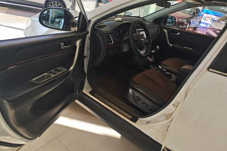 Used Haval H6 2017 Red-Label Sport Edition 1.5T Manual Two-Wheel Drive Elite Model
