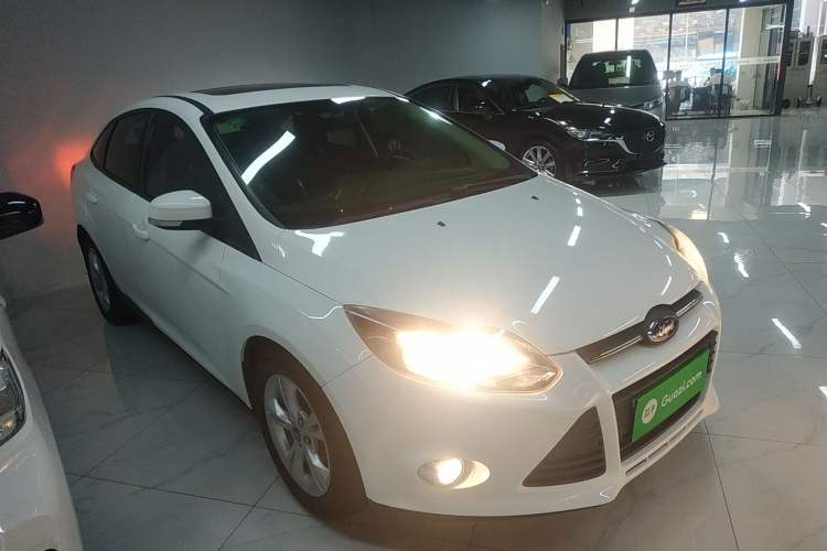 Used Ford Focus 2012 Sedan 1.6L Automatic Fashion Edition
