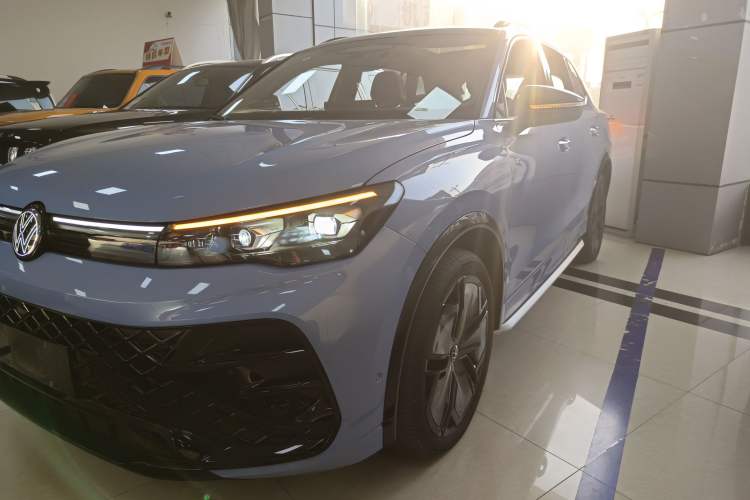 Used Volkswagen Tiguan L 2024 PRO 380TSI Four-Wheel Drive R-Line Prestige Edition
