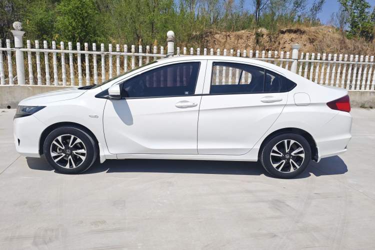 Used Honda Greiz 2016 1.5L CVT Classic Edition

