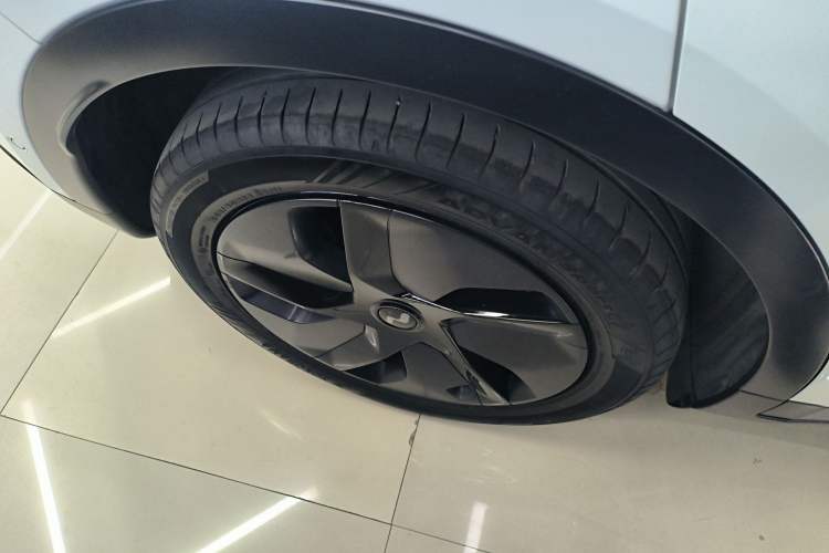 Used ONVO L60 2024 60 kWh Rear-Drive Version