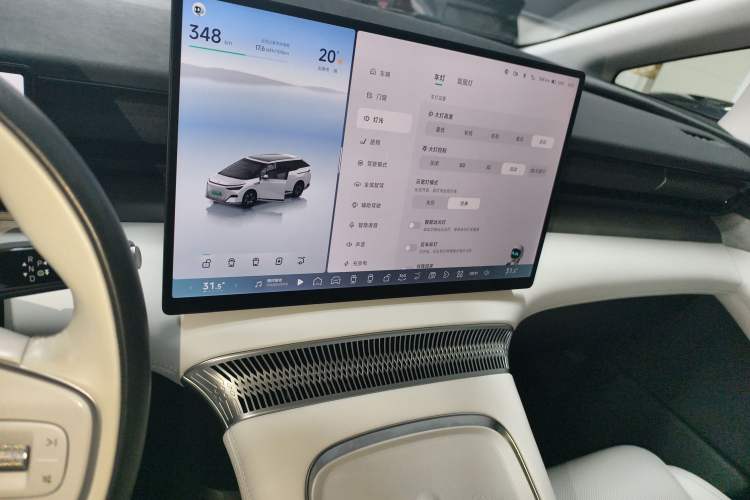 Used XPeng X9 2024 640 All-Wheel Drive High-Performance Max
