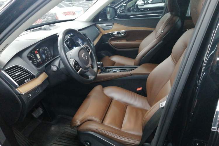 Used Volvo XC90 2019 T6 Zhiya Edition 7-Seater China VI Standard
