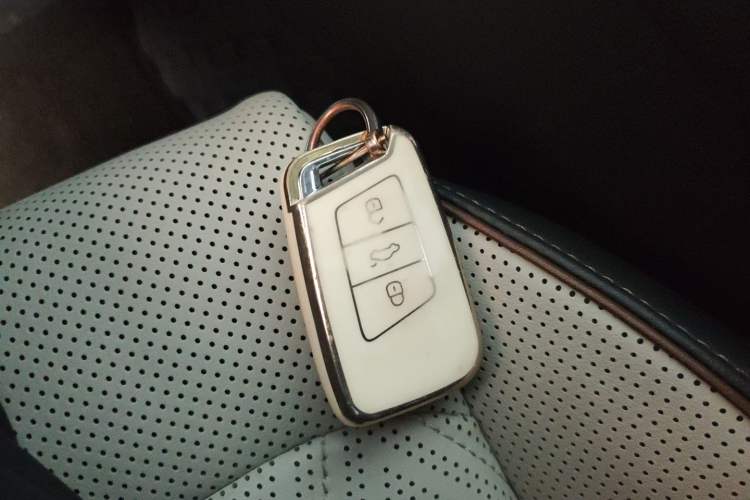 Used Volkswagen Magotan 2023 2 Million Units Commemorative Edition 330TSI DSG Luxury Version
