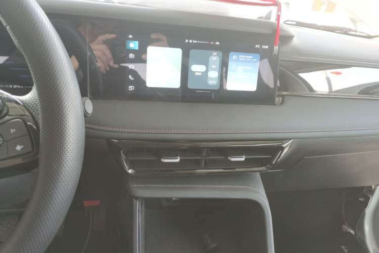 Used Roewe i5 2023 1.5L Manual Comfort Edition
