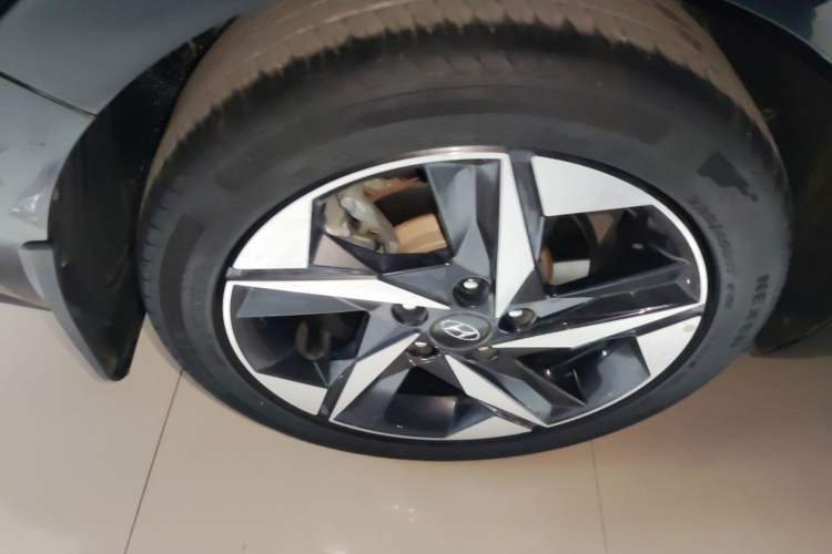 Used Hyundai Elantra 2021 1.5L CVT LUX Prestige Edition