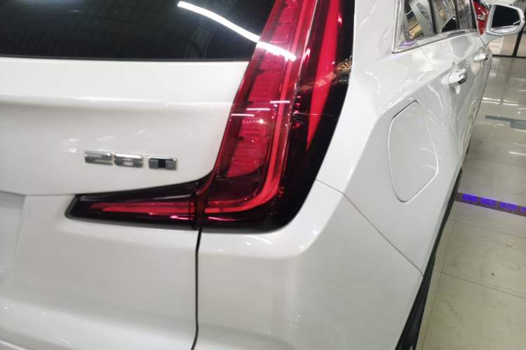 Used Cadillac XT4 2021 28T Two-Wheel Drive Leading Version
