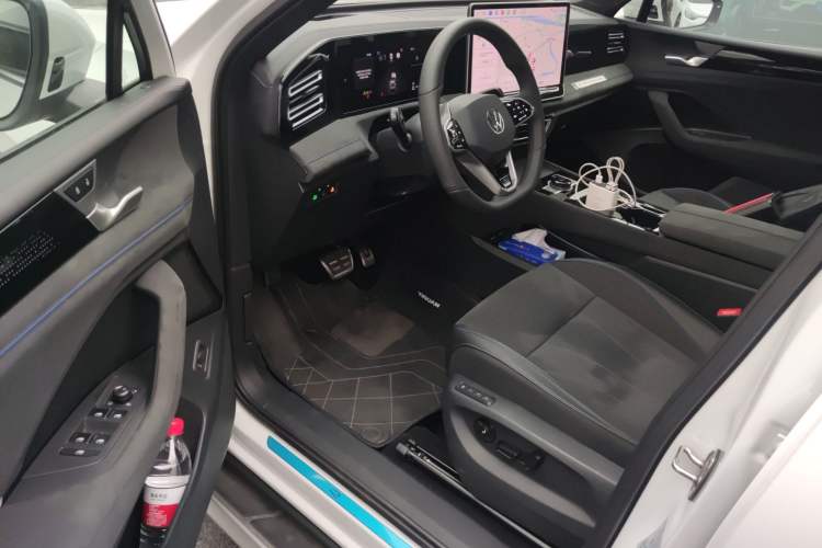 Used Volkswagen Tiguan L 2025 PRO 380TSI Four-Wheel Drive R-Line Prestige Edition
