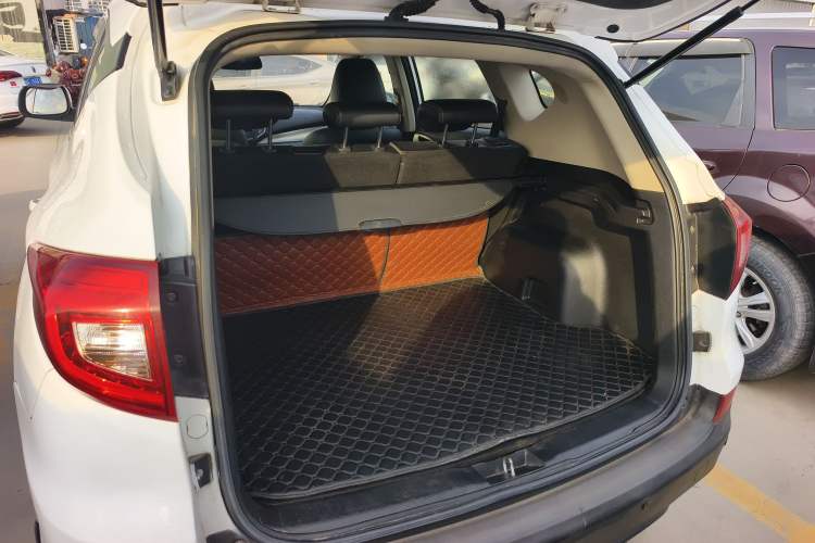 Used BYD Song 2016 GaiShi Edition 1.5TI Manual Elite Model
