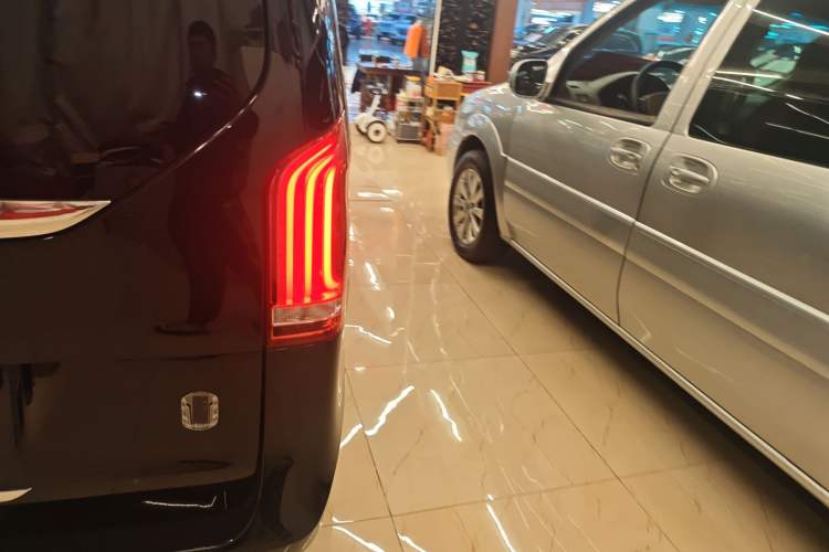 Used Mercedes-Benz V-Class 2018 V 260 Avantgarde Edition China V