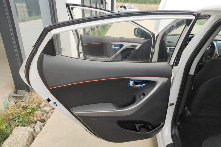 Used Hyundai Elantra 2015 1.6L Automatic Leading Model